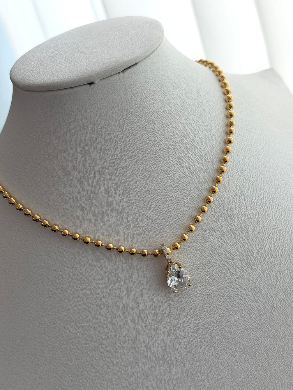 COLLAR CADENA BOLITAS