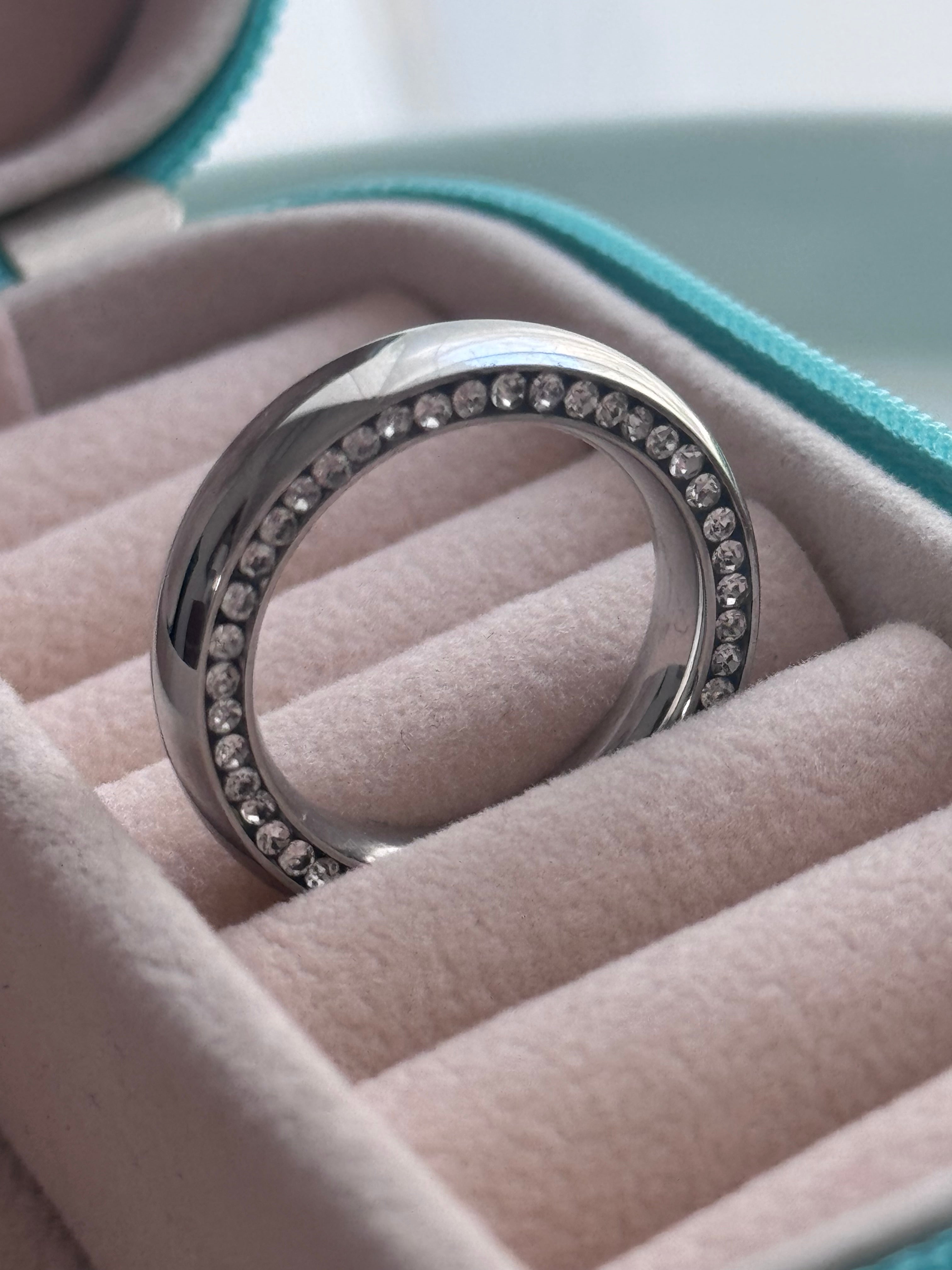 ARGOLLA CON CRISTALES