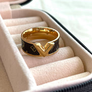 ANILLO V