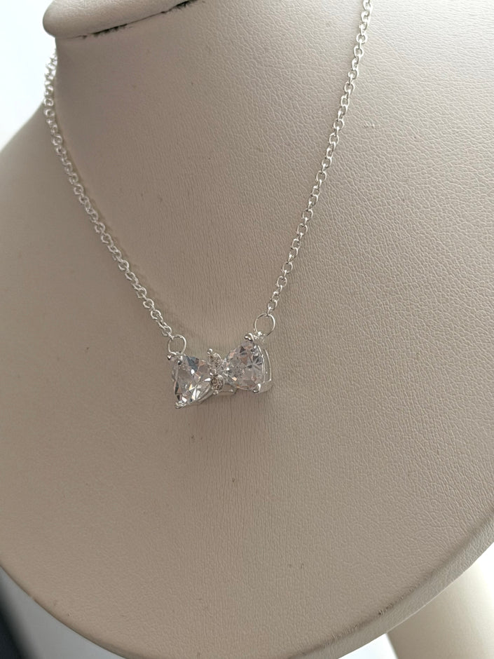 COLLAR MOÑO CRISTAL BLACO