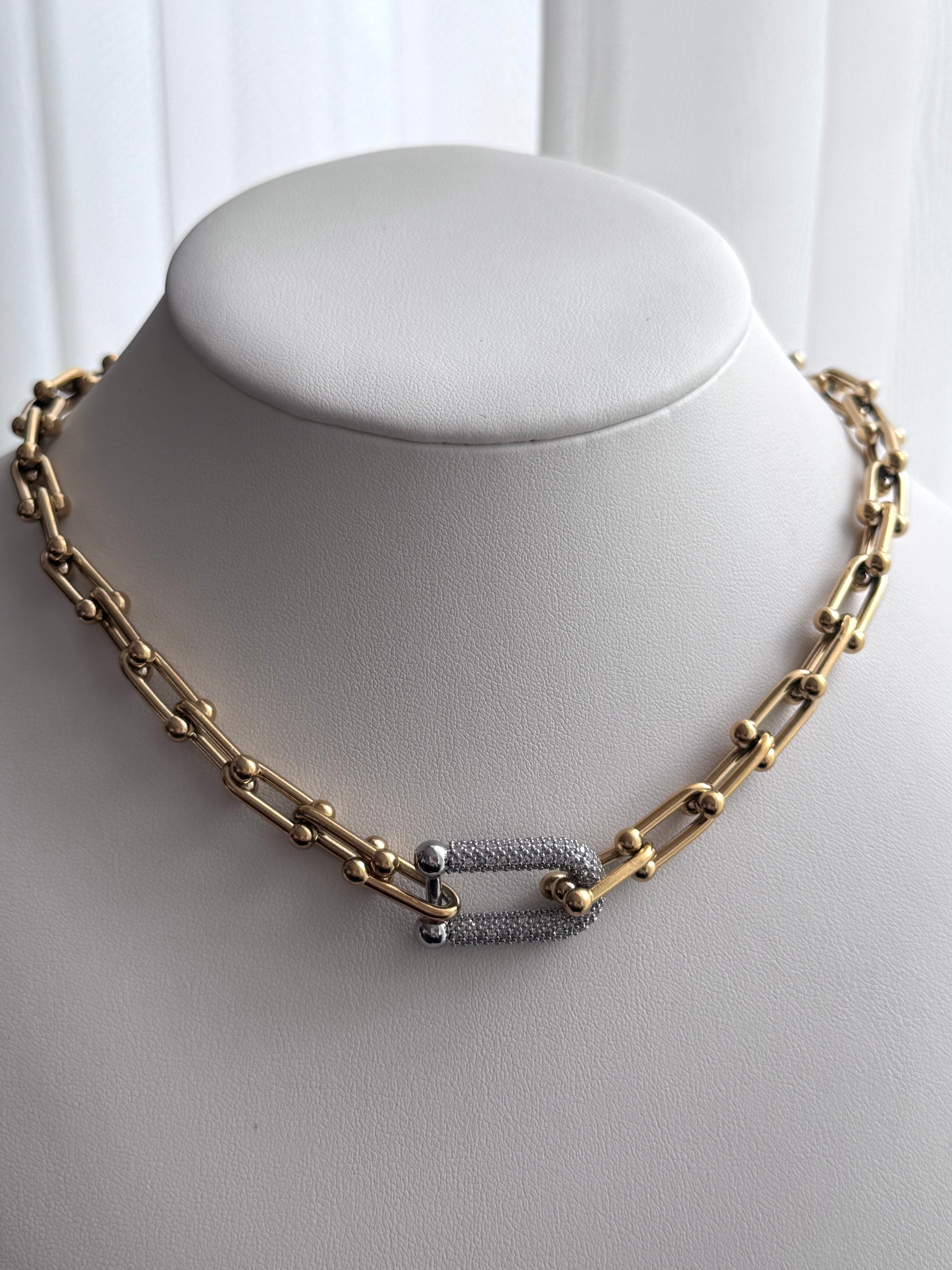 COLLAR ESLABÓN CON CRISTALES DORADO Y PLATEADO