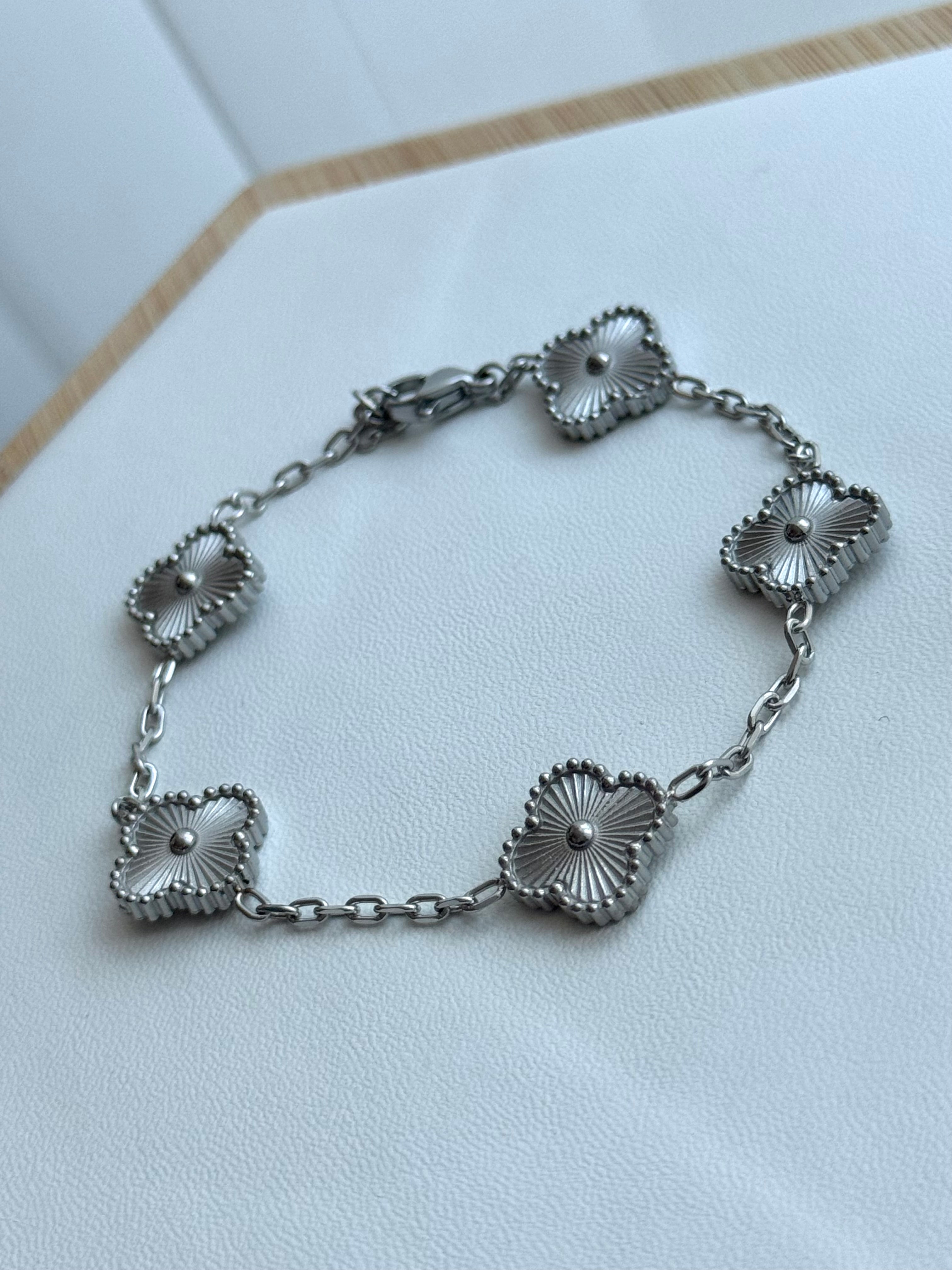 PULSERA TRÉBOL