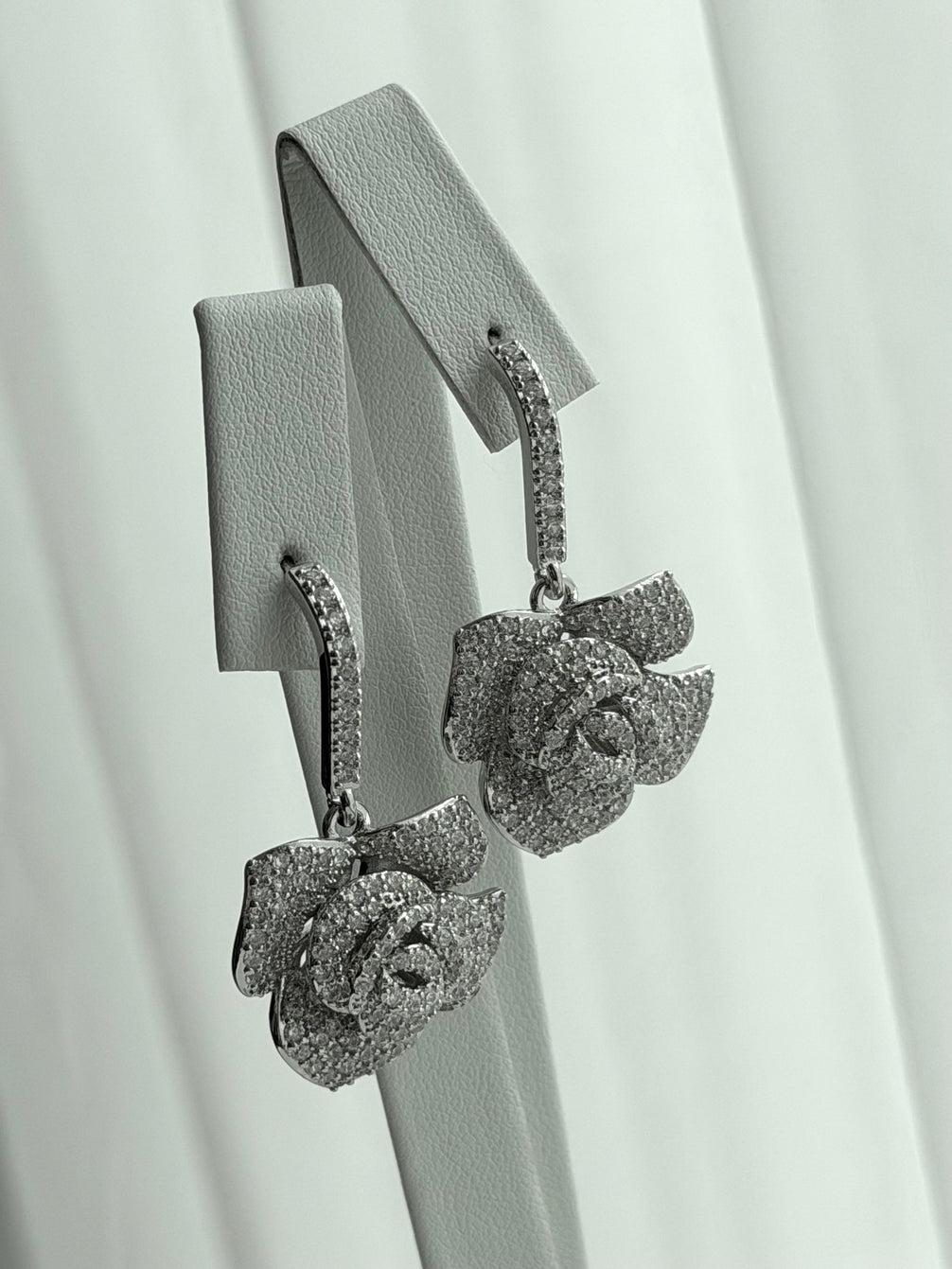 ARETES ROSA