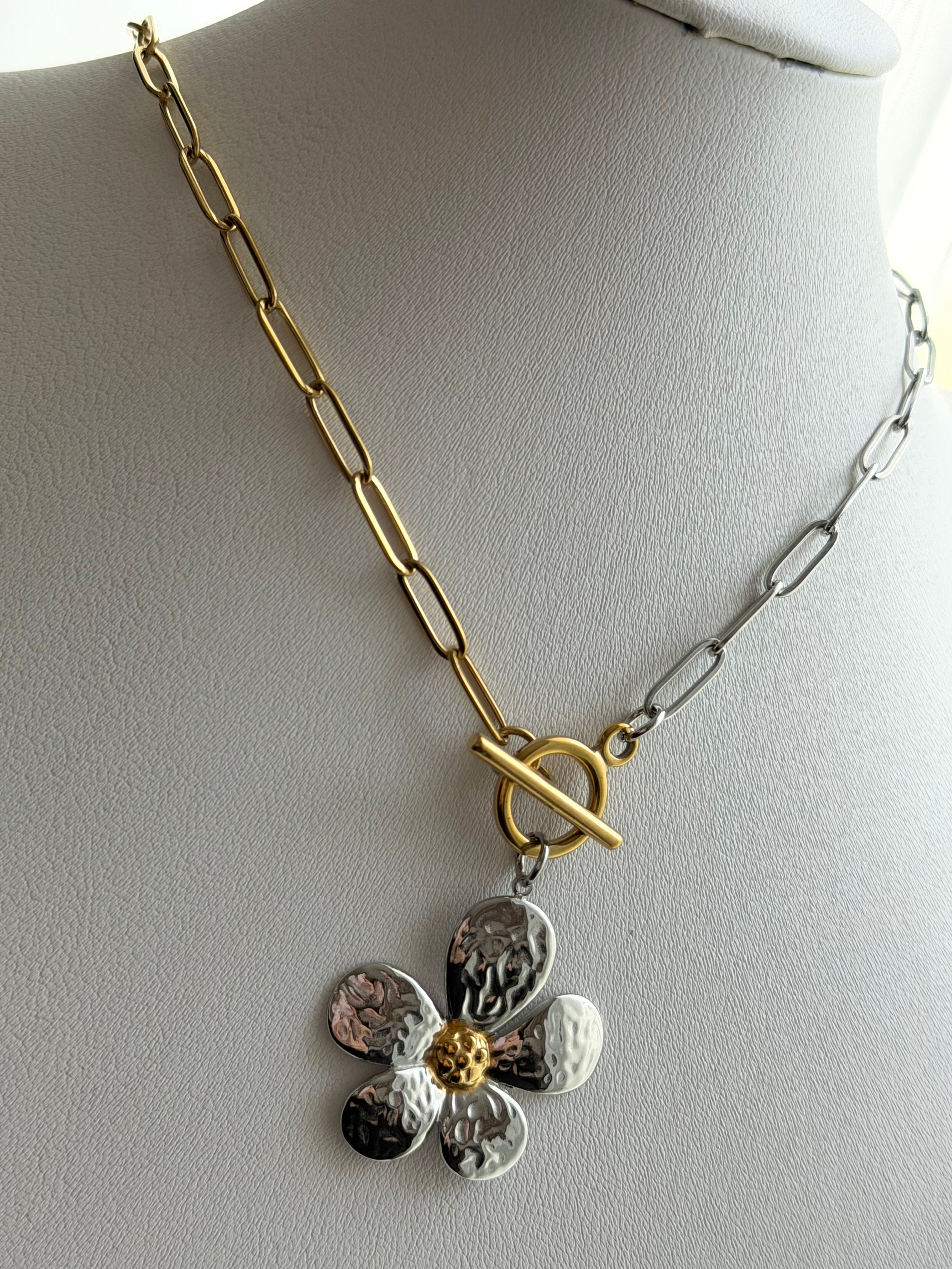 COLLAR DIJE FLOR