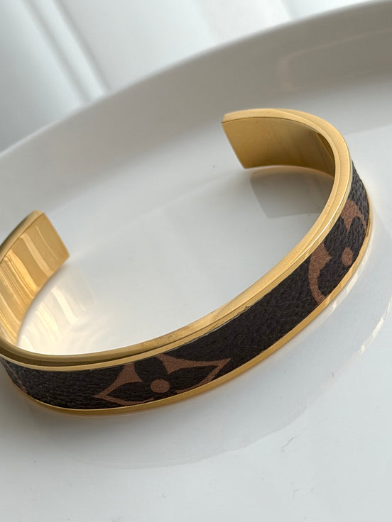PULSERA ABIERA LV