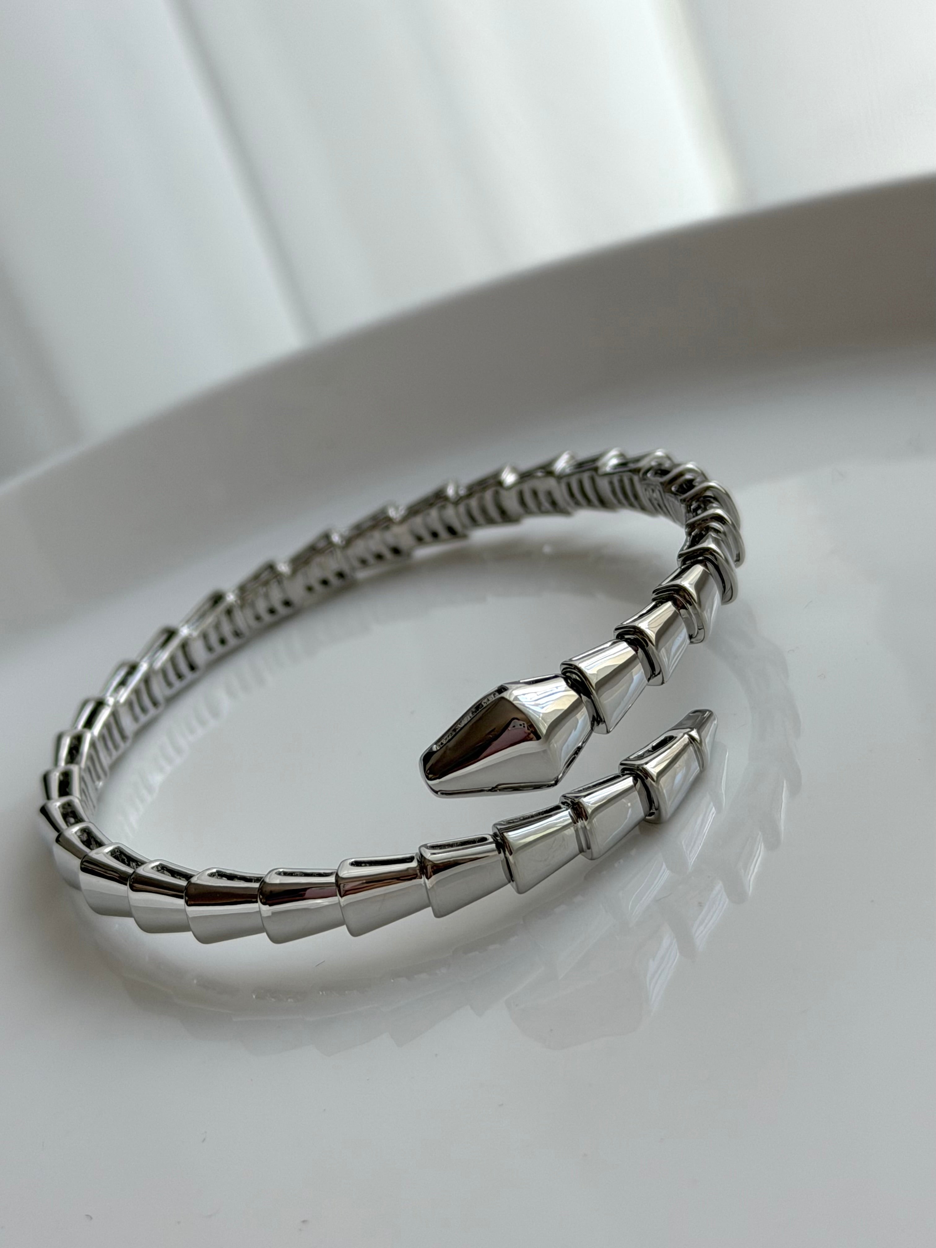 PULSERA SERPETI