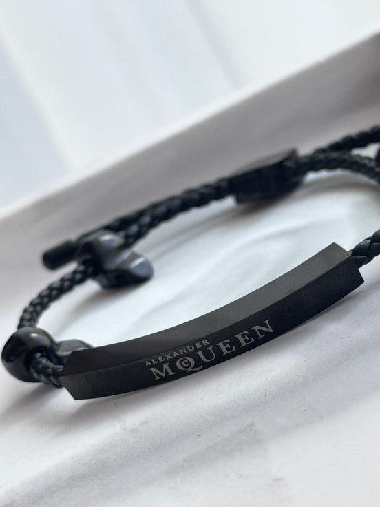 PULSERA TRENZADA CALAVERAS NEGRAS