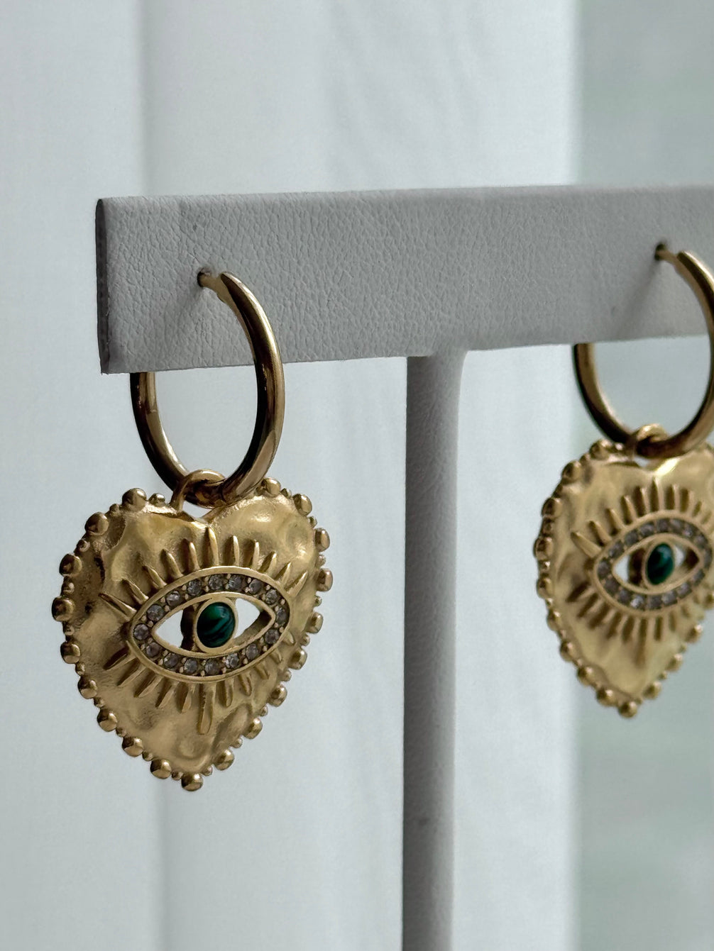 ARETE CORAZÓN OJO
