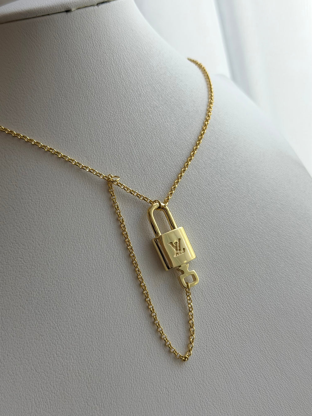 COLLAR CANDADO LV