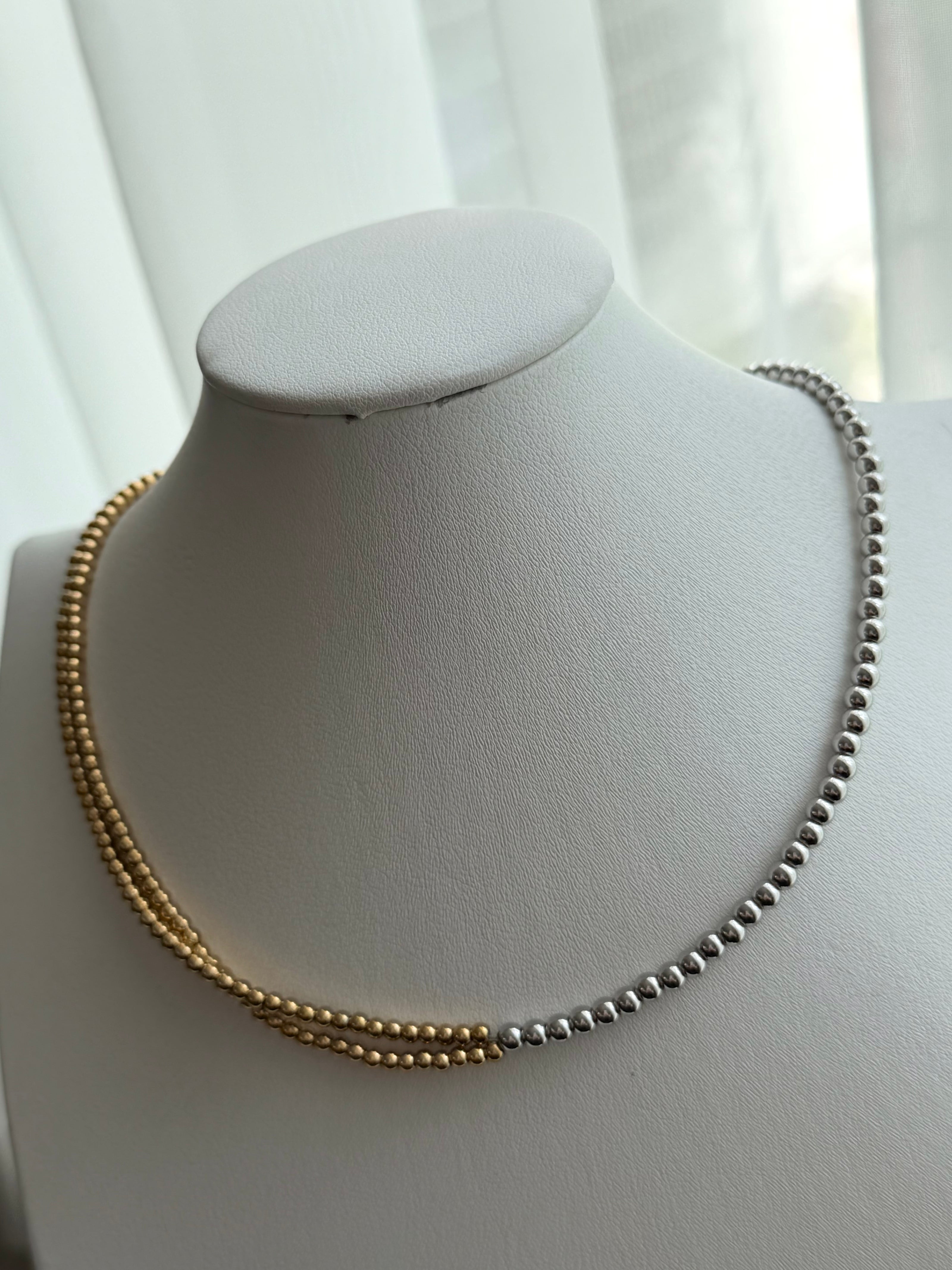 COLLAR BOLITAS
