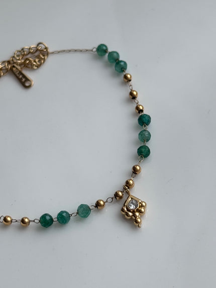 PULSERA DELGADA CON PIEDRAS