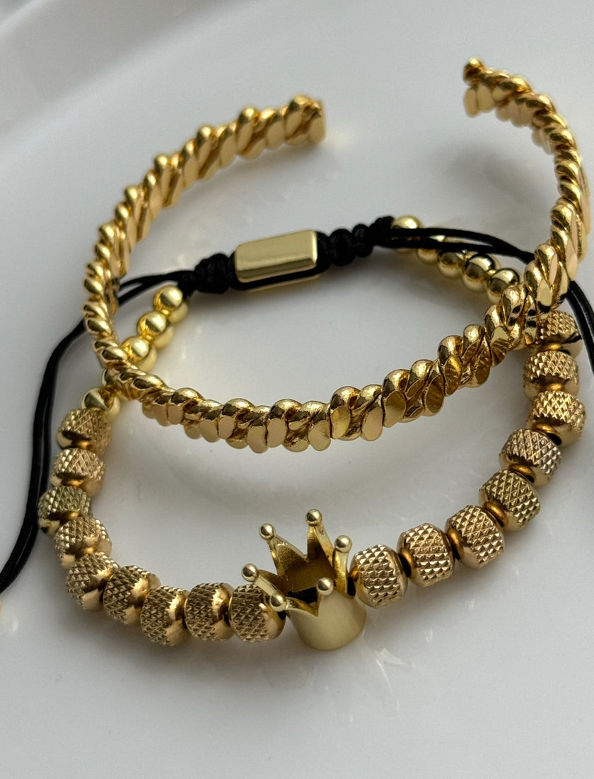 PAR DE PULSERAS DORADAS CORONA