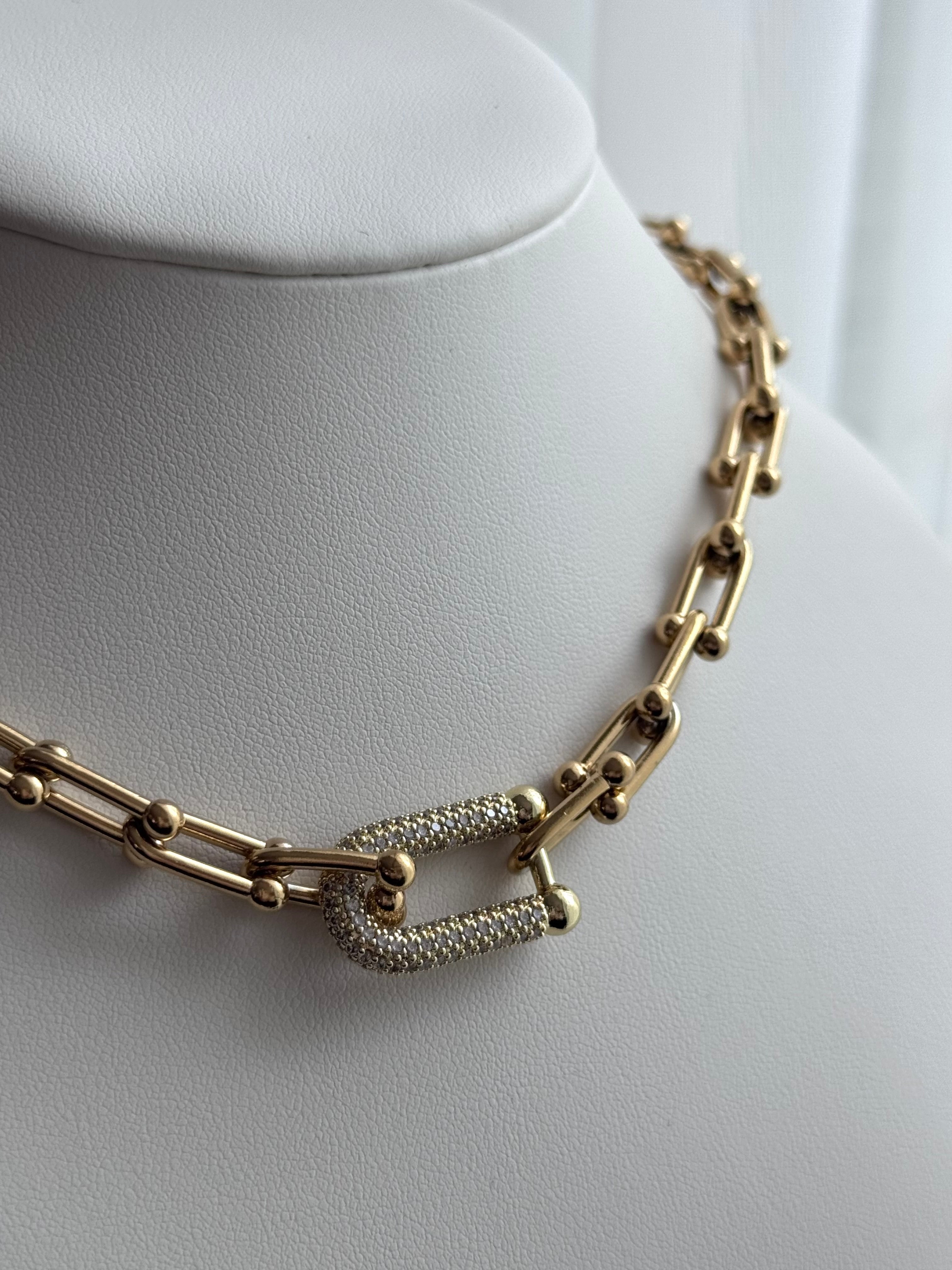 COLLAR ESLABÓN CON CRISTAL DORADO