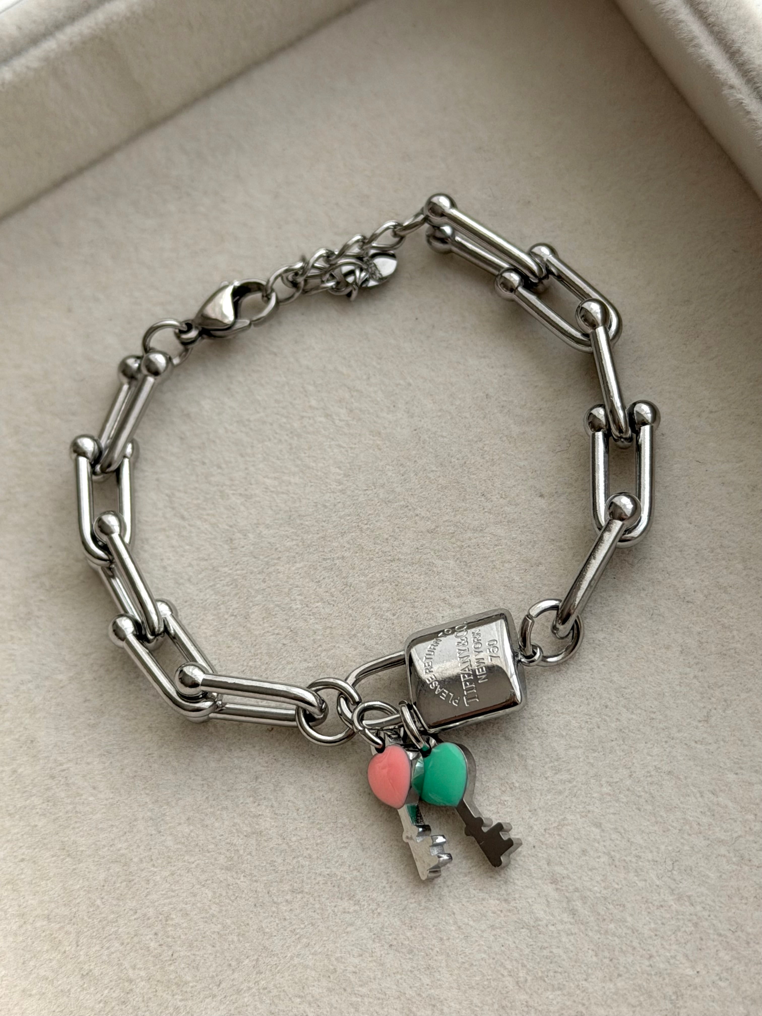 PULSERA ESLABONES CON DIJES