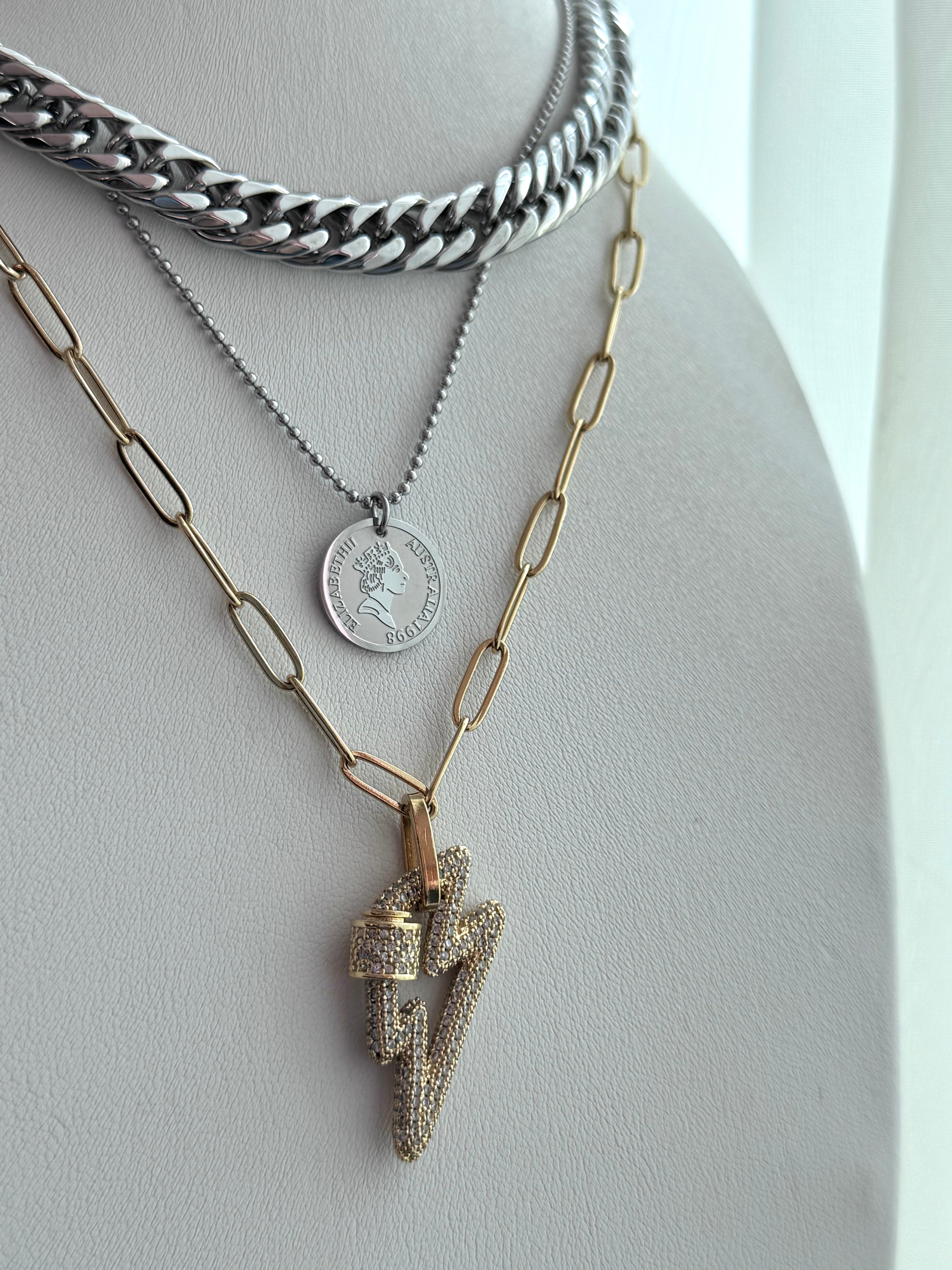 COLLAR TRIPLE RAYO DORADO