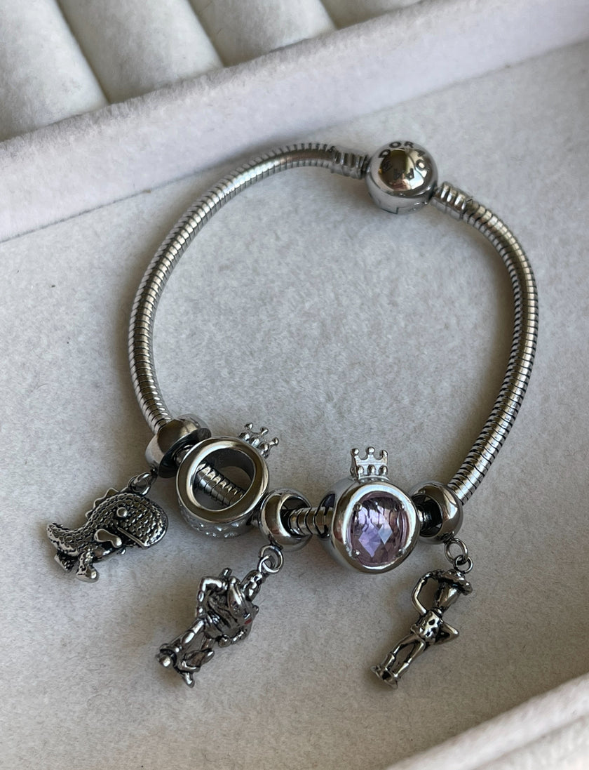 PULSERA CON CHARMS