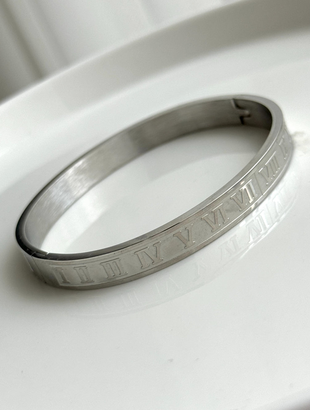 PULSERA RÍGIDA PLATEADA