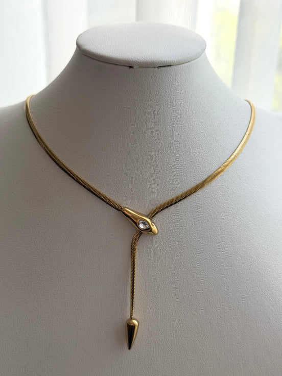 COLLAR CORBATERO
