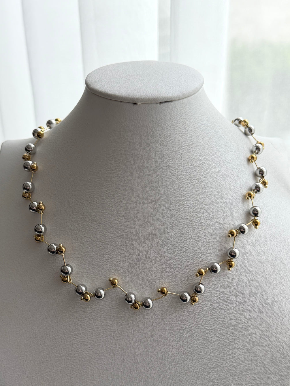 COLLAR BOLITAS