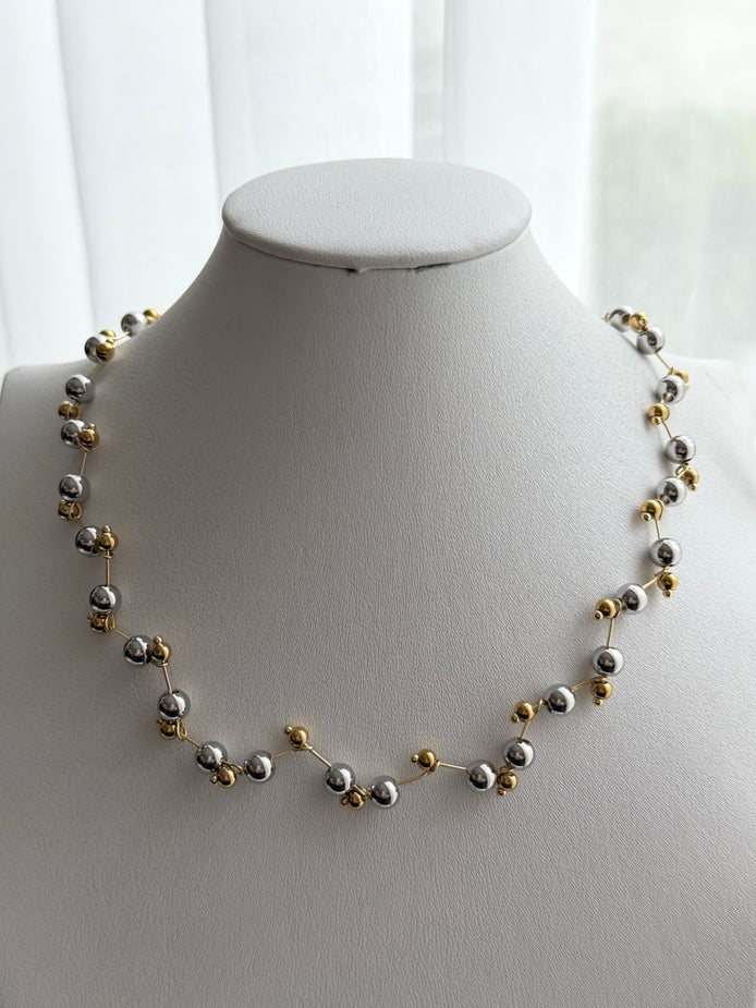 COLLAR BOLITAS