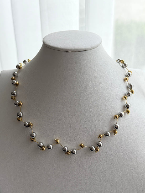 COLLAR BOLITAS