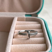 ANILLO T CON ZIRCONIA