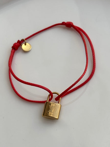 PULSERA HILO CANDADO LV ROJO