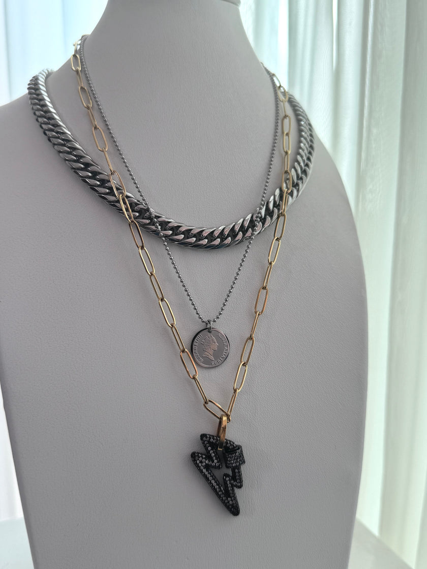 COLLAR TRIPLE RAYO NEGRO