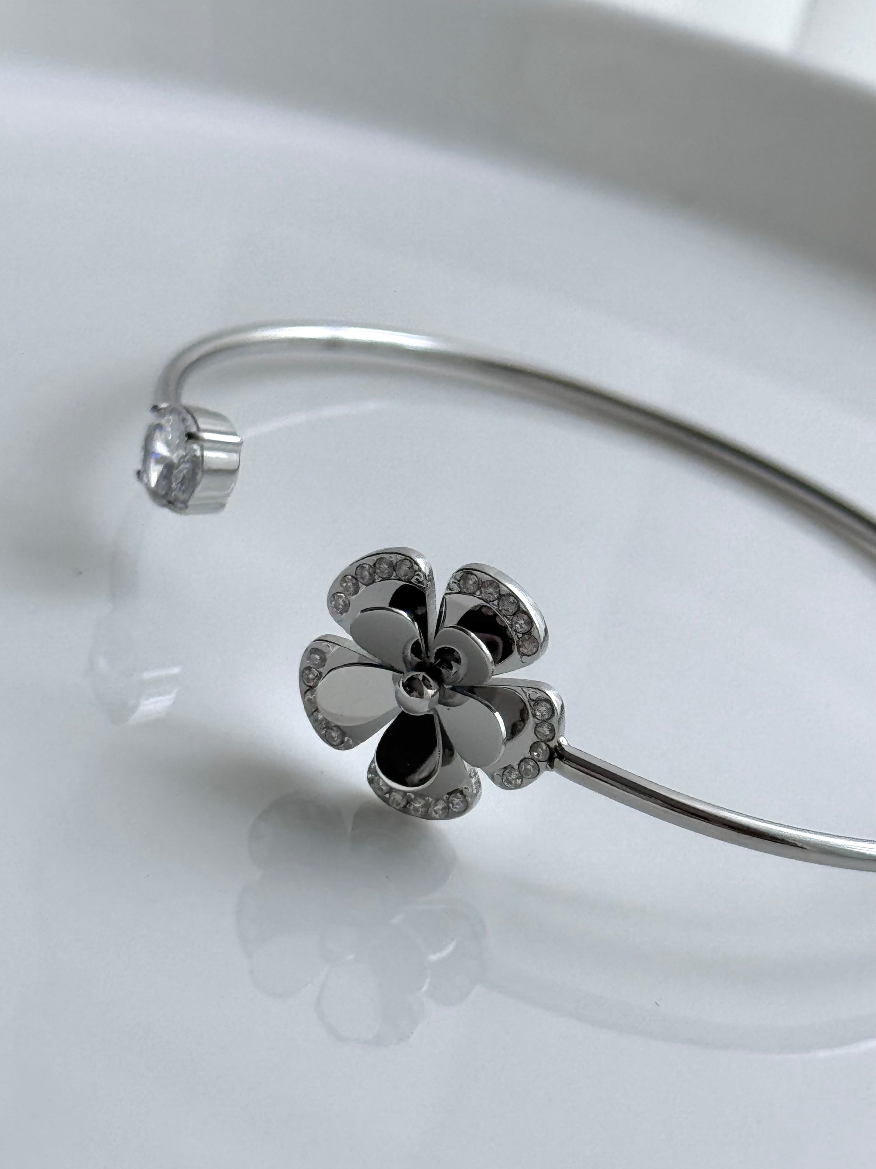 BRAZALETE ABIERTO FLOR