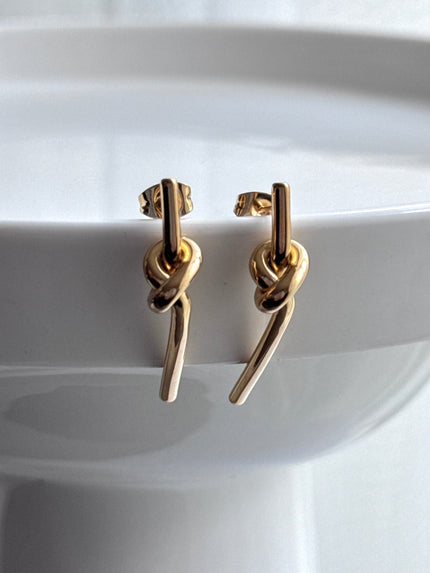 ARETE NUDO LARGO DORADO