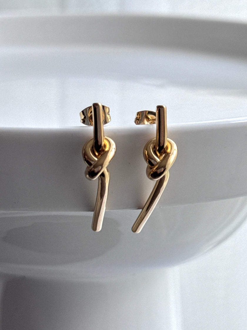 ARETE NUDO LARGO DORADO