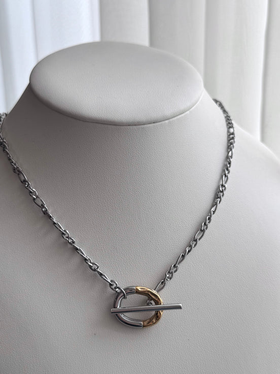 COLLAR BROCHE T