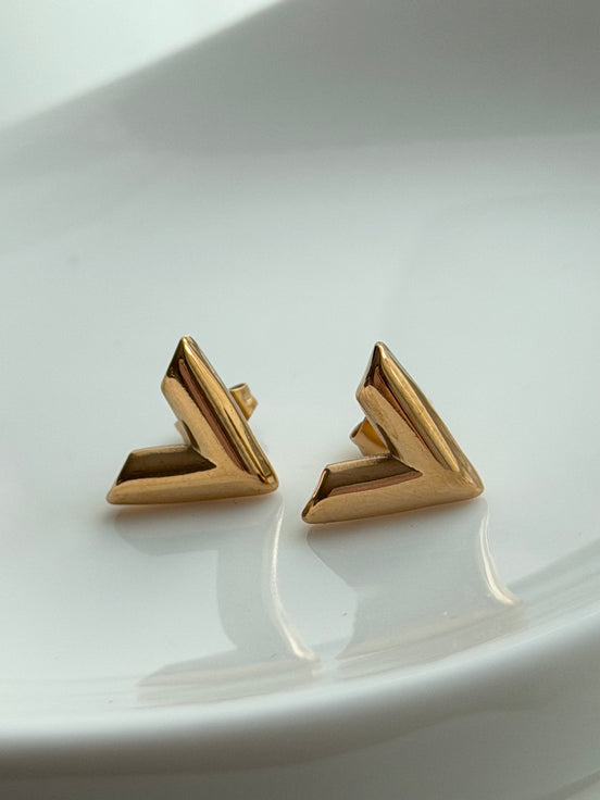ARETES V