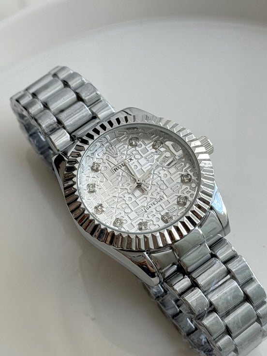 RELOJ CLÁSICO CON CRISTALES