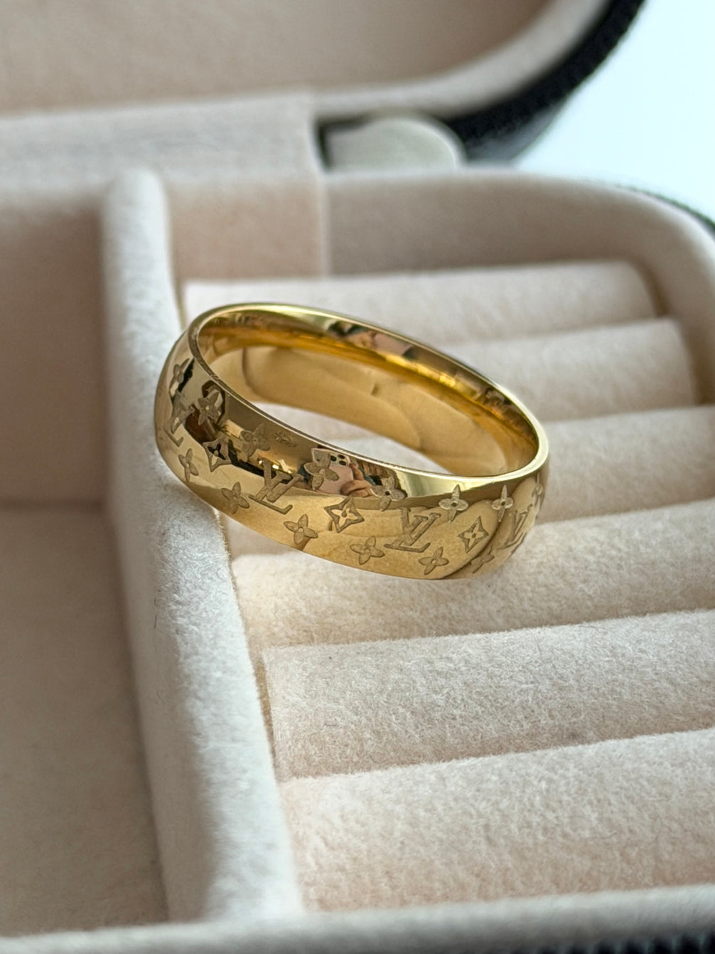 ANILLO LV