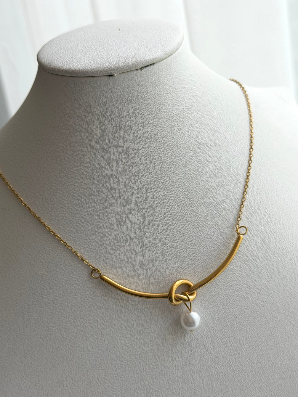 COLLAR NUDO