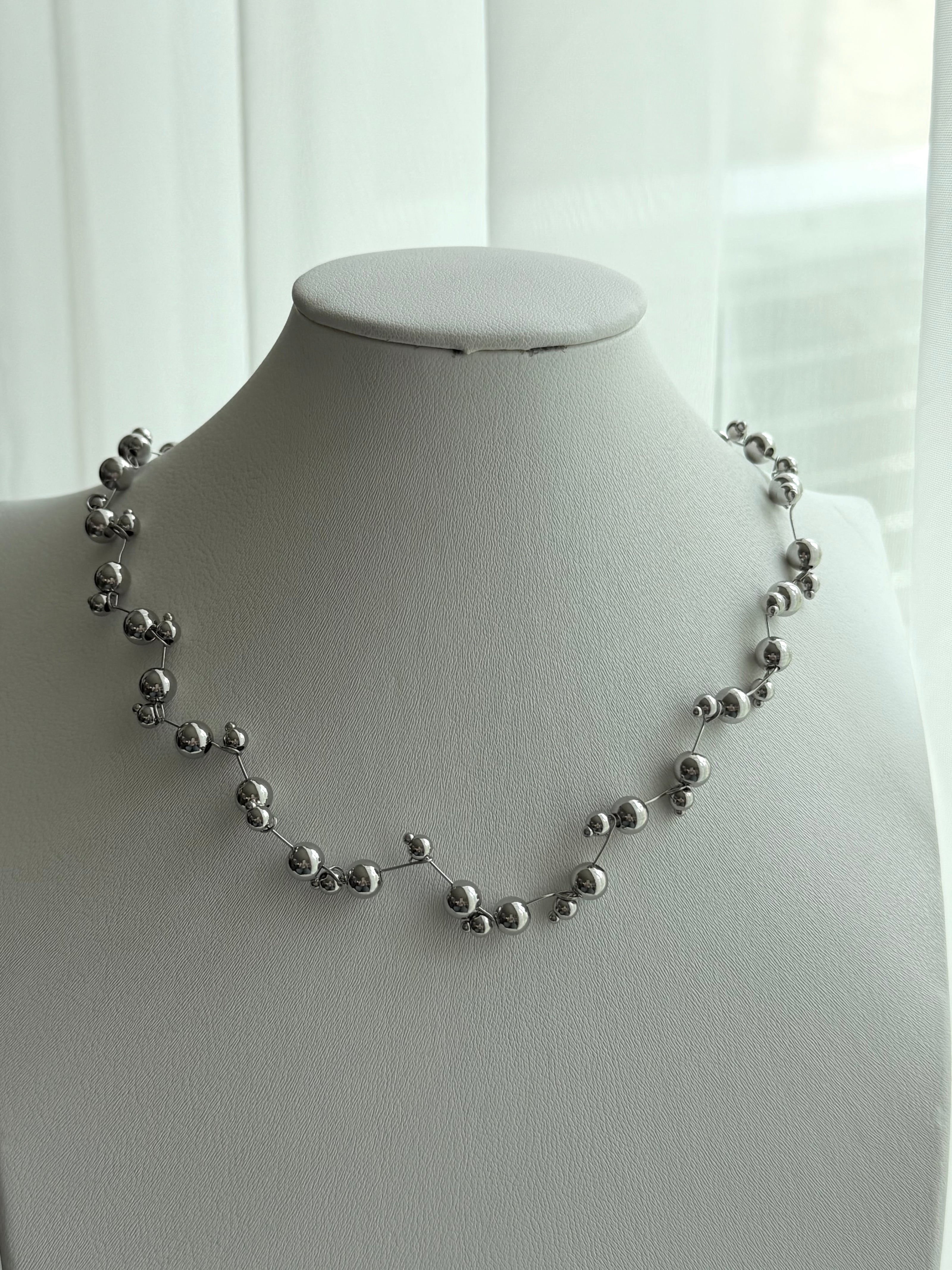COLLAR BOLITAS