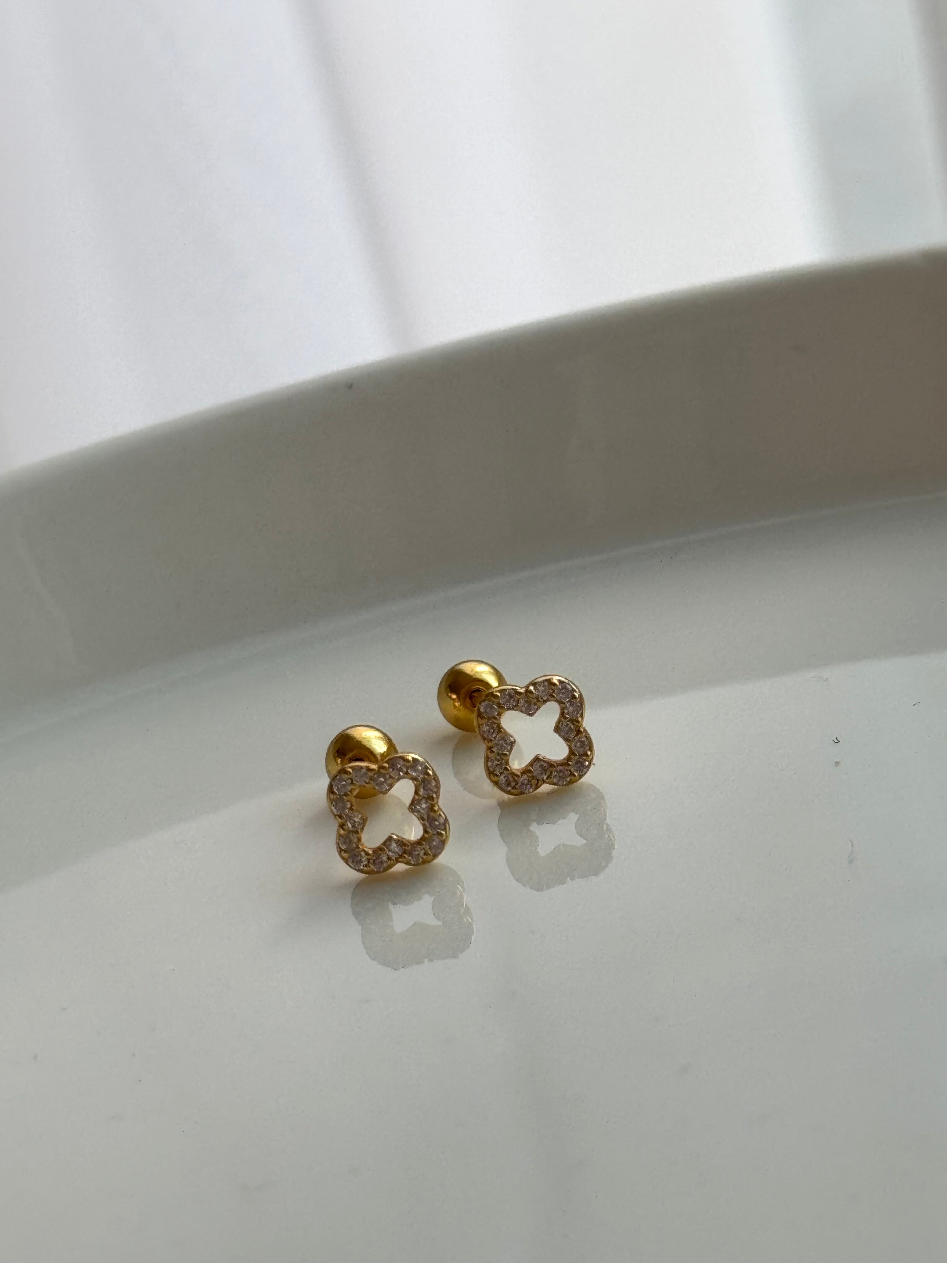 ARETE MINI TRÉBOL CON CRISTAL