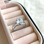 ANILLO CON ZIRCONIA