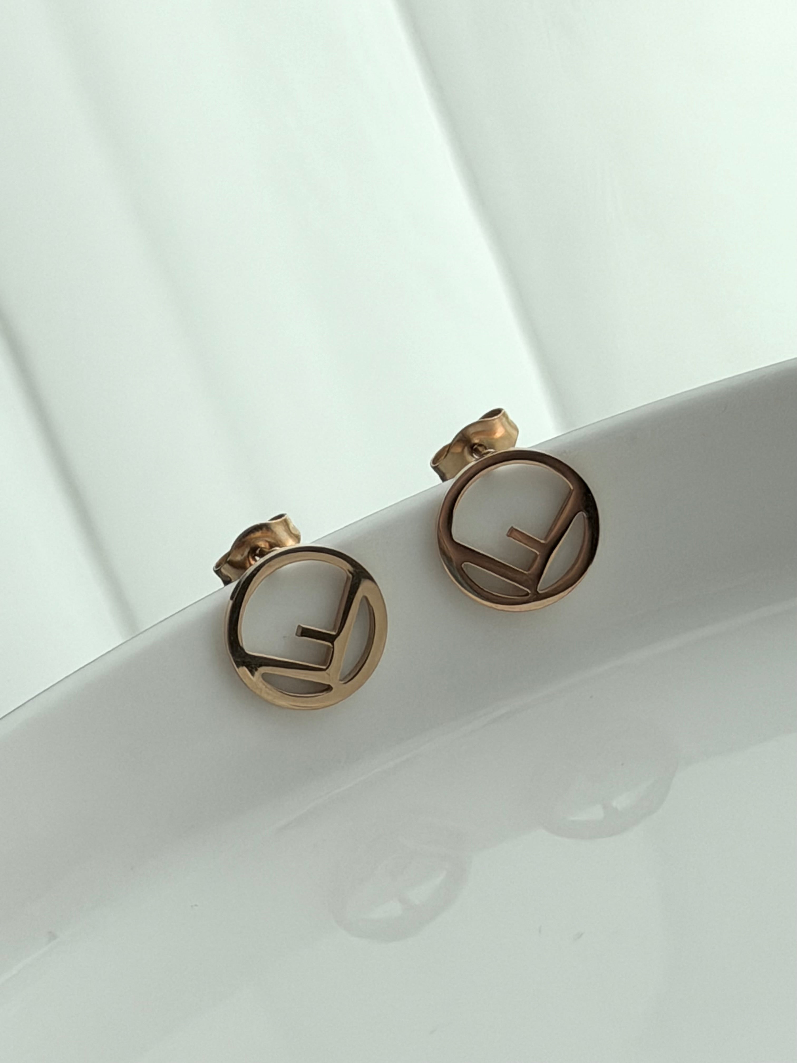 ARETE F