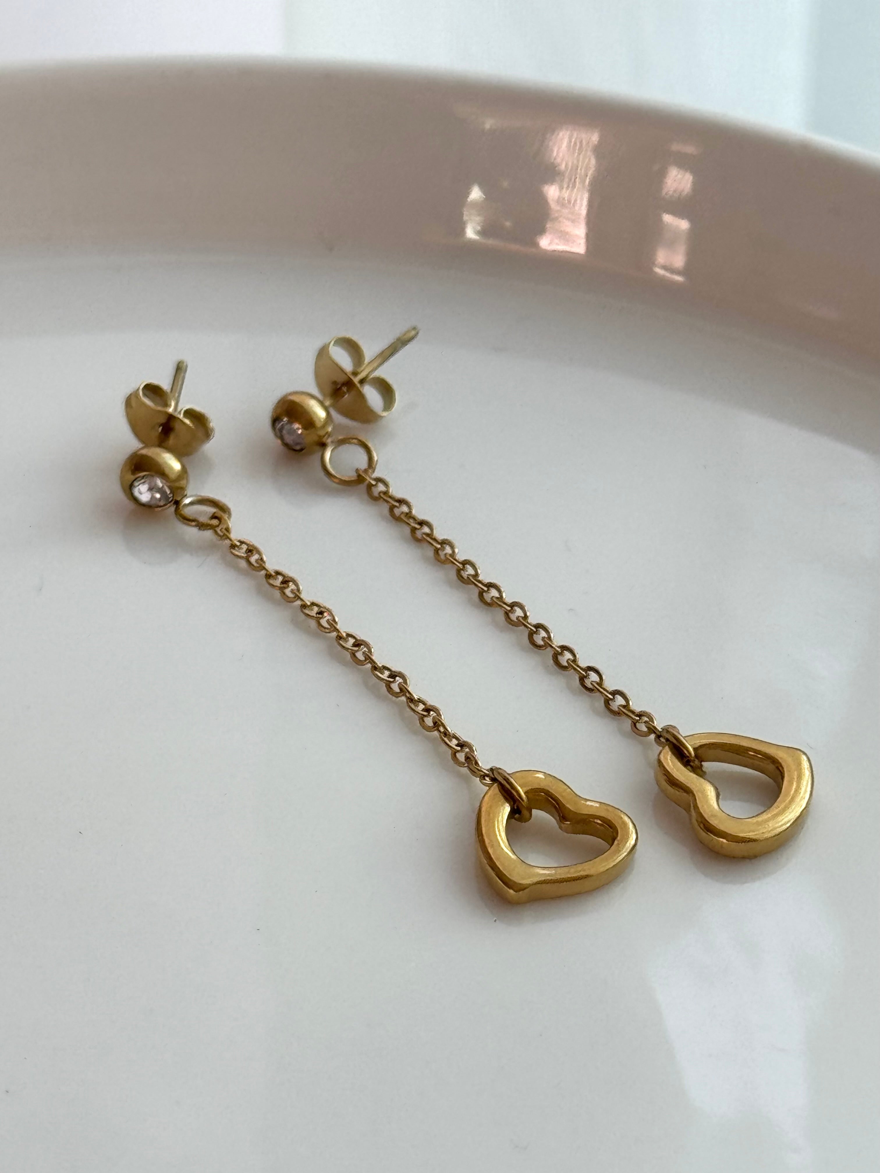 ARETE CORAZÓN LARGO DORADO