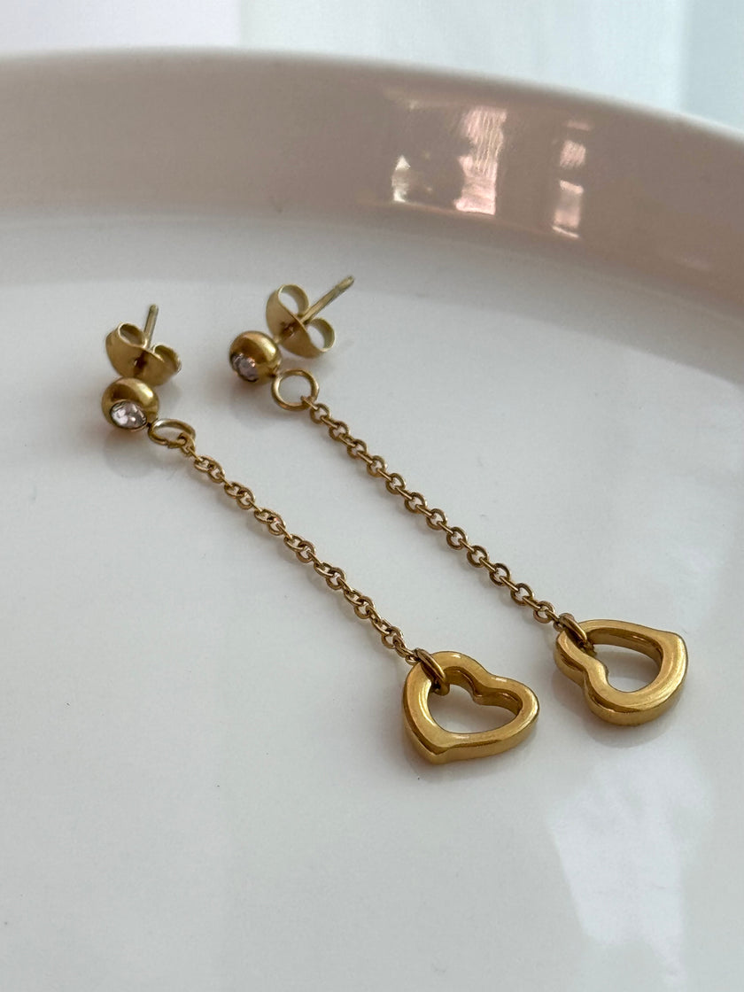 ARETE CORAZÓN LARGO DORADO