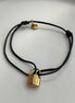 PULSERA HILO CANDADO LV NEGRO