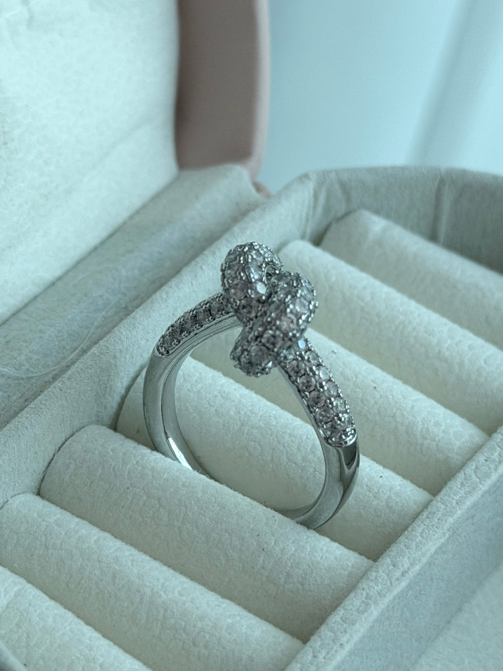 ANILLO NUDO