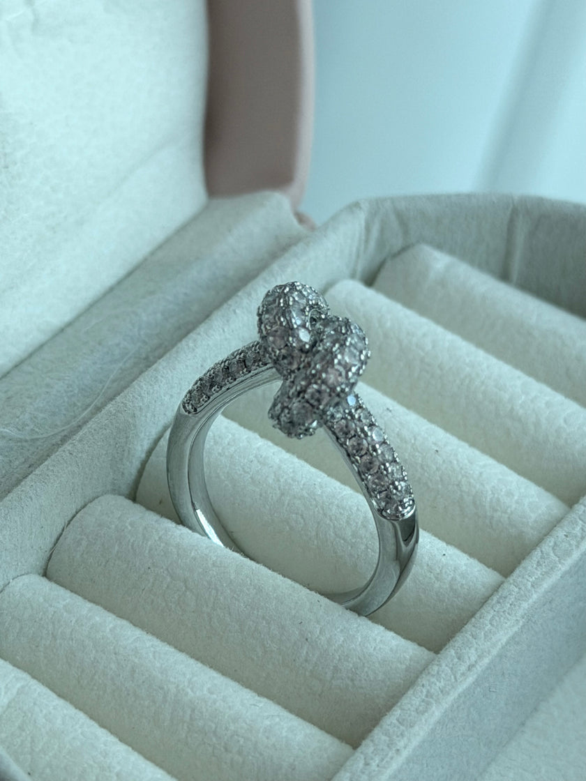 ANILLO NUDO