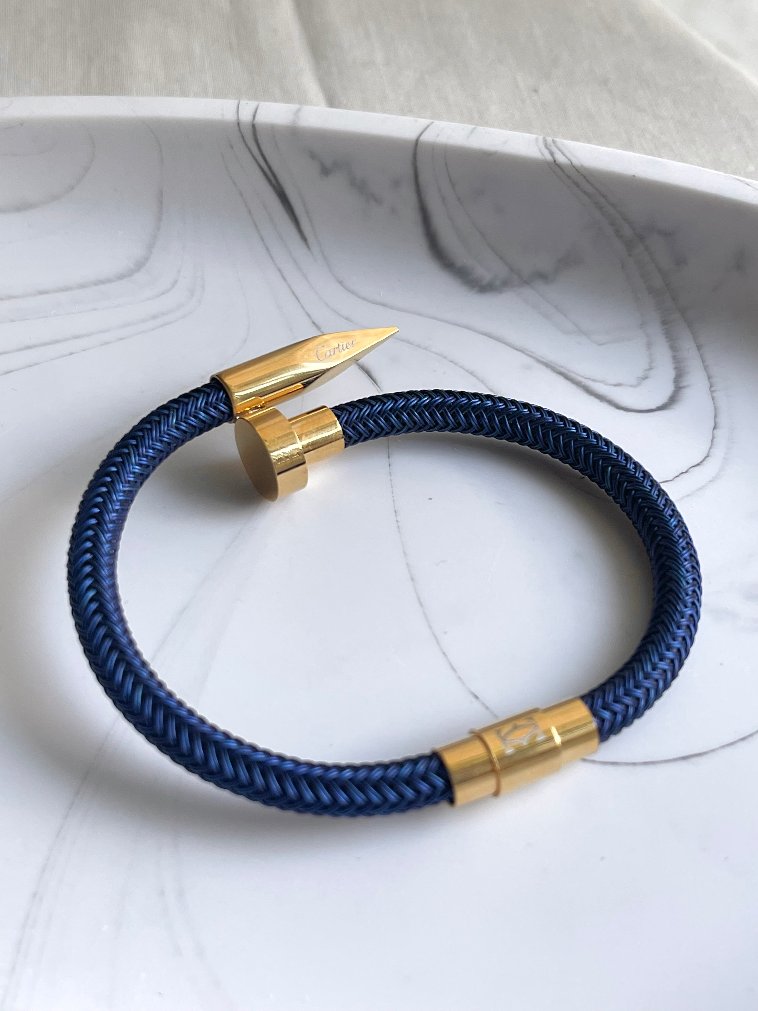 PULSERA CORREA AZUL CLAVO