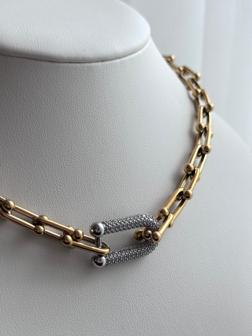 COLLAR ESLABÓN CON CRISTALES DORADO Y PLATEADO