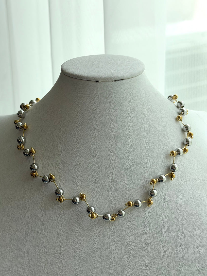 COLLAR BOLITAS