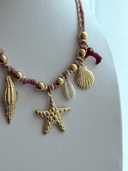 COLLAR TRENZADO CON DIJES