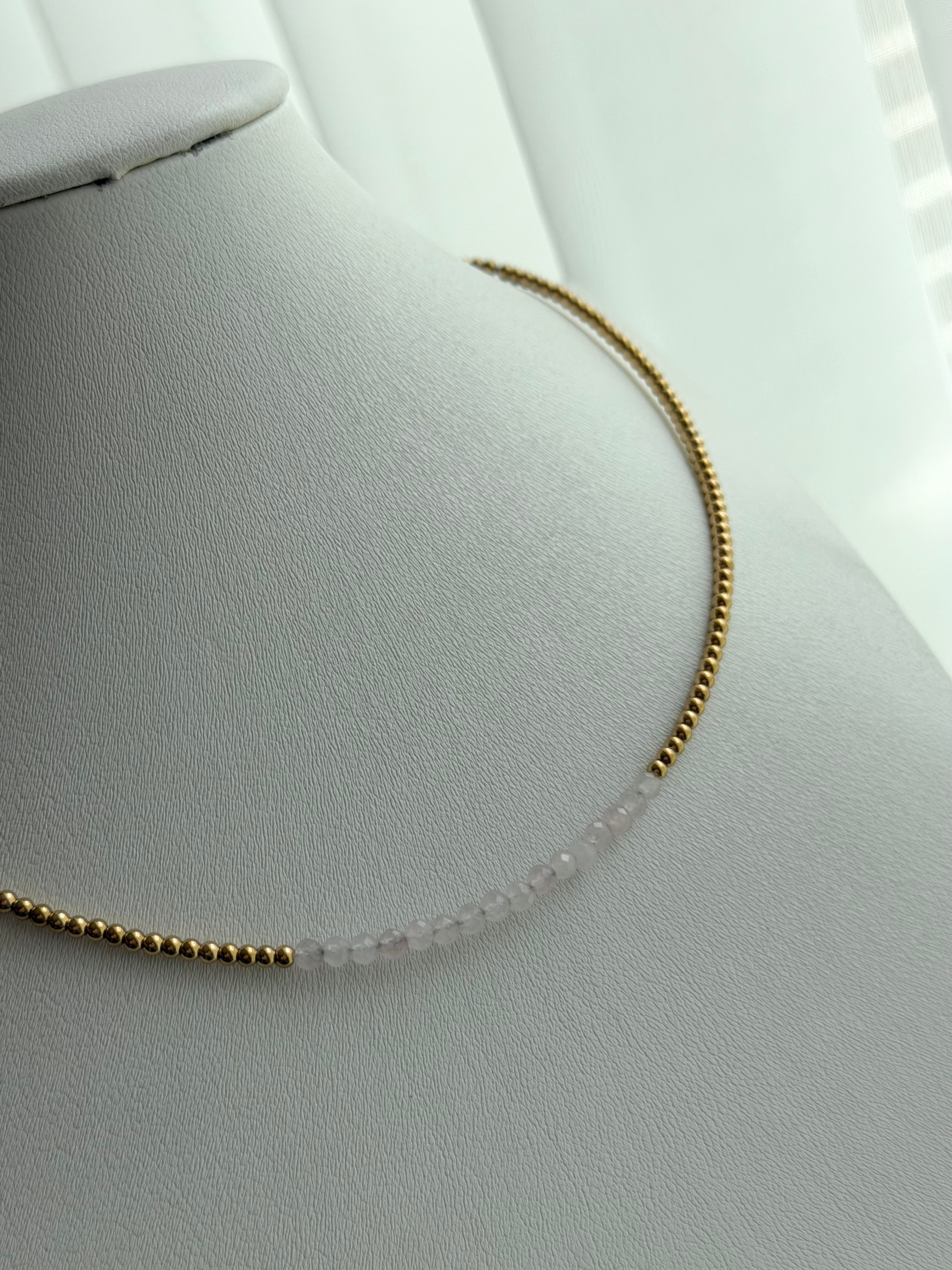 COLLAR BOLITAS BLANCA